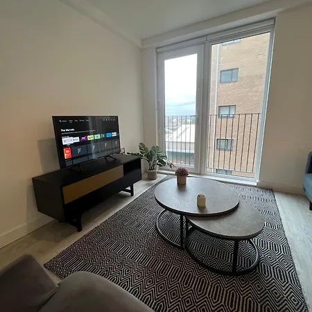 High End 2bed Duplex Apt With Top Floor Terrace Near City Centre Salford * Manchester