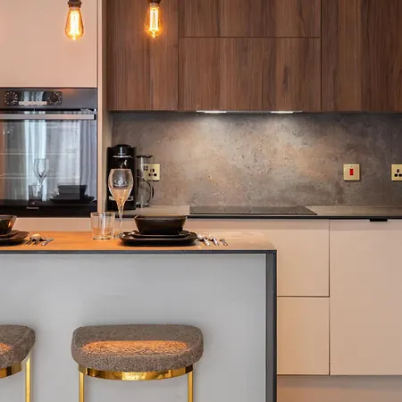 Luxurious Two-bed Stay: Mcr Apartment Manchester