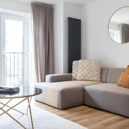 Luxurious Two-bed Stay: Mcr Apartment