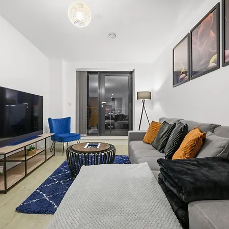 アパート Stylish & Spacious Salford Quays One Bedroom High Floor With Balcony マンチェスター