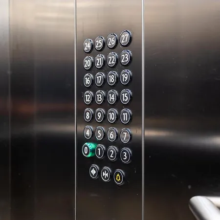 Stylish & Spacious Salford Quays One Bedroom High Floor With Balcony アパート