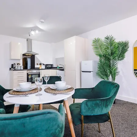 Apartment Elm , Collection Of Available Near Media , Free Parking *