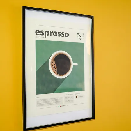 Elm , Collection Of Available Near Media , Free Parking