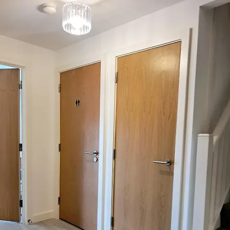 5mins Jd Gym Supermarket Retail M60 Centre Salford Queys Media Manchester