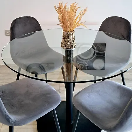 5mins Jd Gym Supermarket Retail M60 Centre Salford Queys Media * Manchester