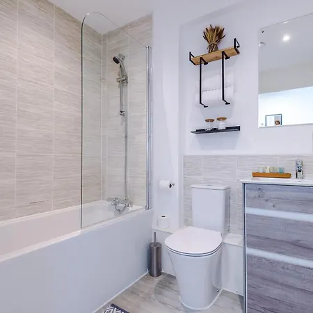 Craven Suite: Modern 1 Bed W/roof Terrace *
