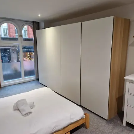1 Bed Northern Quarter Flat Tib Street