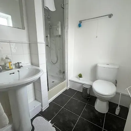 Free Parking - Close To Centre