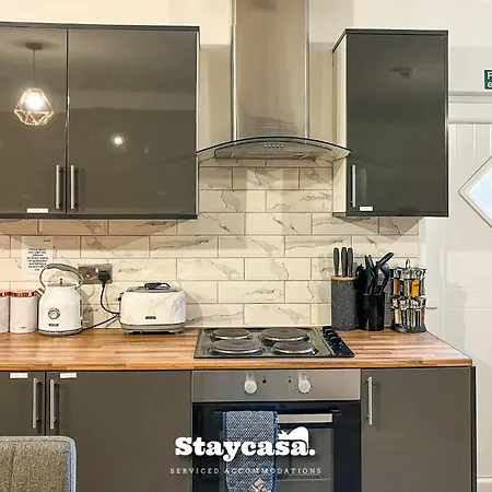 Delightful Spacious Haven With Large Driveway Holiday home Manchester
