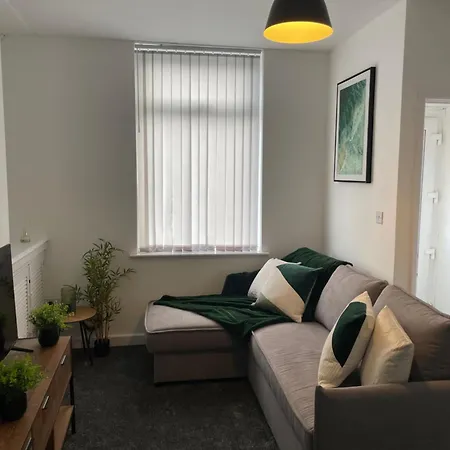 Stylish & Vibrant 2 Bedroom Retreat شقة *