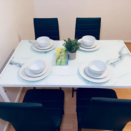 Paradise Manchester- 3 Bedroom House Semesterbostad *