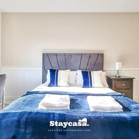 Bright 2 Bedroom With Balcony In Centre