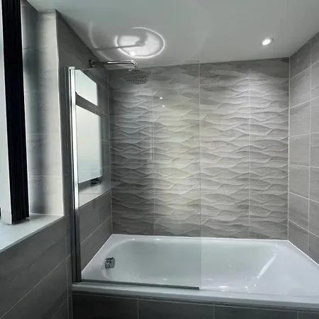 Beautiful 3br Penthouse In Old Trafford Manchester