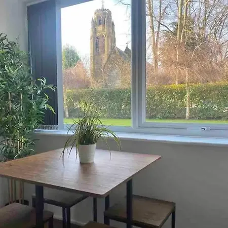 Heaton Moor - Failte - Free Parking - Excellent Links To The City - Stockport's Finest Suburb Apartmán