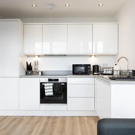 Modern 1 In Old Trafford Near The Stadium Apartment
