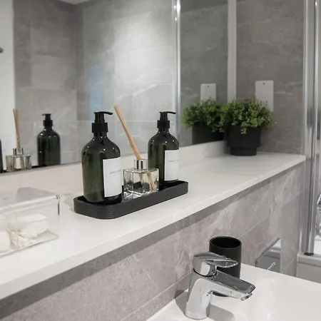 Luxury Mcr 2bed,2bath Apartment- Location! * 曼彻斯特