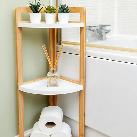 6 Guests - 3 Bedrooms - Free Wi-fi - * Manchester