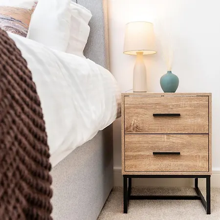 6 Guests - 3 Bedrooms - Free Wi-fi - Manchester