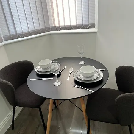 Charming 1 Bedroom In The Heart Of Close To Centre And Etihad Stadium *