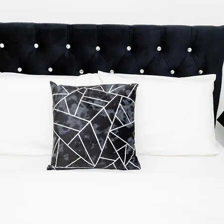 Charming 1 Bedroom In The Heart Of Close To Centre And Etihad Stadium Apartment *