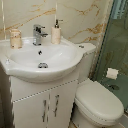 דירה Charming 1 Bedroom In The Heart Of Close To Centre And Etihad Stadium