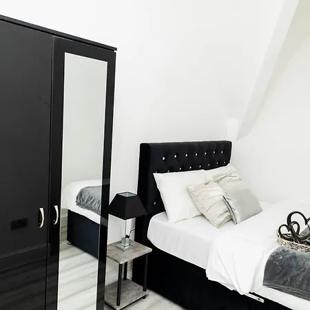 דירה Charming 1 Bedroom In The Heart Of Close To Centre And Etihad Stadium מנצ'סטר