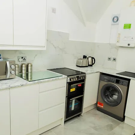 Charming 1 Bedroom In The Heart Of Close To Centre And Etihad Stadium Apartment