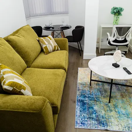 Charming 1 Bedroom In The Heart Of Close To Centre And Etihad Stadium Apartment