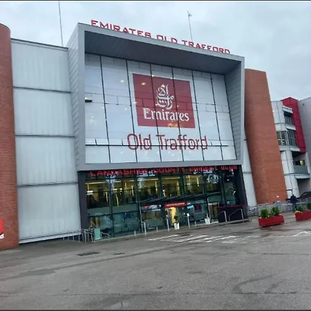 Ka Propertiess - Spacious 2 Bed & 2 Bath Apartment, In Old Trafford! Ua92, Football Stadium, Cricket Stadium, Retail Park *