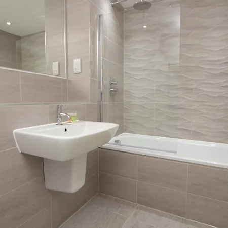 Beautiful 1br Penthouse In Old Trafford