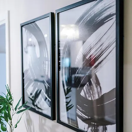 Deluxe New Build 2 Bedroom 2 Bathroom - Free Secure Parking شقة