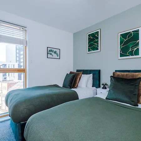 Luxurious & Stylish 2-bed In Манчестер