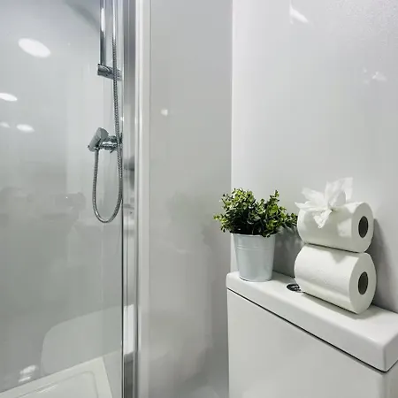 Brand New Modern Studio In * Manchester