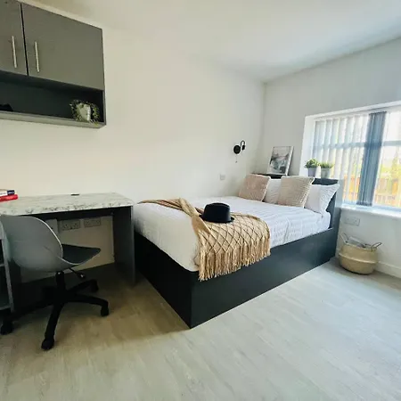 Apartment Brand New Modern Studio In