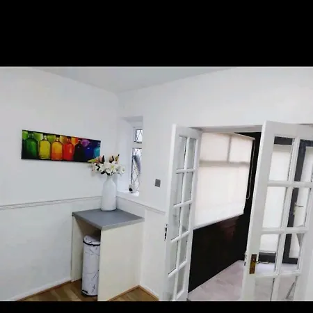 Apartment Cozy 3 Bedroom Close To Town Manchester