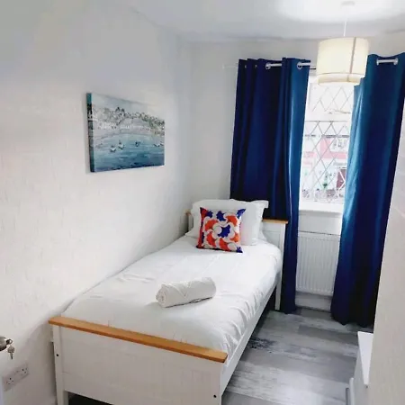 Apartment Cozy 3 Bedroom Close To Town Manchester