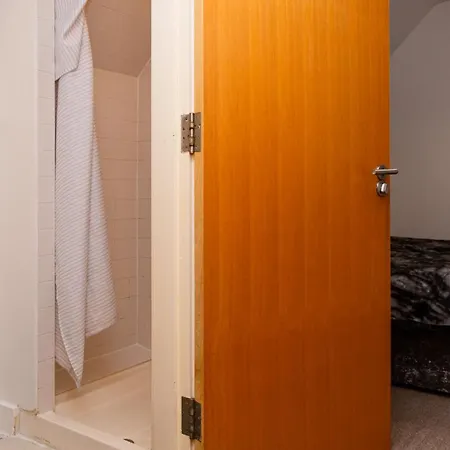 Luxury 3 King Bed Quayside Apartment