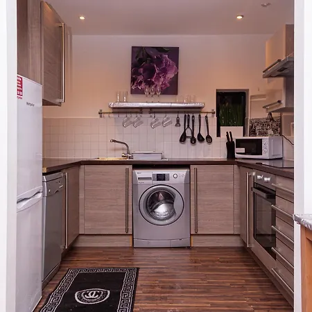 Luxury 3 King Bed Quayside Apartment