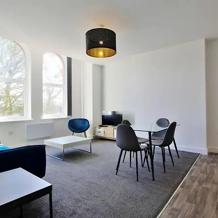 Free Parking - Beautiful 2-br Flat In Appartement Manchester