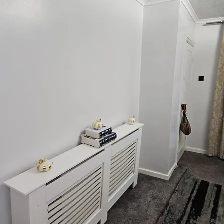Holiday home Manchester 2-Bed House Sleeps 4 20 Min To Centre