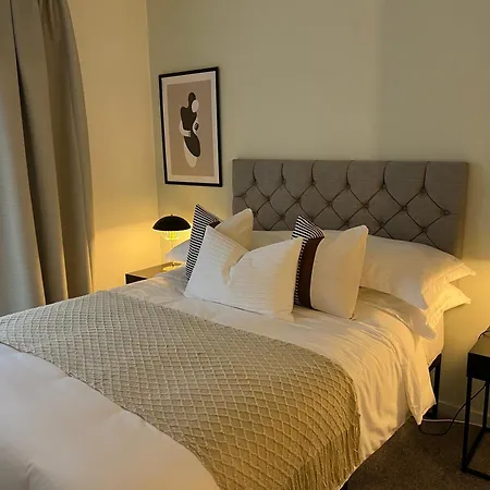 Stunning + Free Parking *