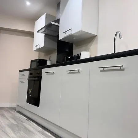 Apartment Luxury 2 Bedroom In Centre - Free Parking *