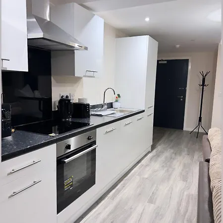 Apartment Luxury 2 Bedroom In Centre - Free Parking *