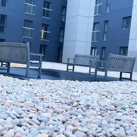 Luxury 2 Bedroom In Centre - Free Parking