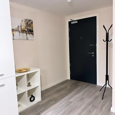 Apartment Luxury 2 Bedroom In Centre - Free Parking *