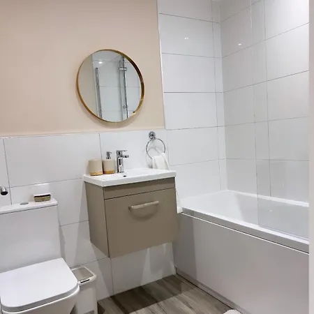 Luxury 2 Bedroom In Centre - Free Parking *