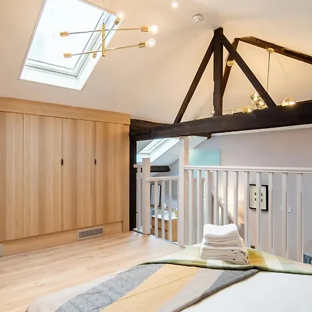 Apartmán Livestay 3-bed Loft In The Heart Of