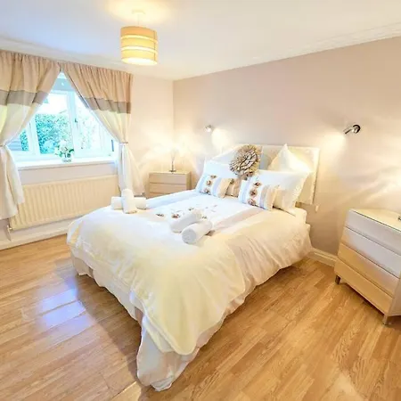 Bespoke Salford Quays - Garden, Wifi And Parking Nyaraló Manchester