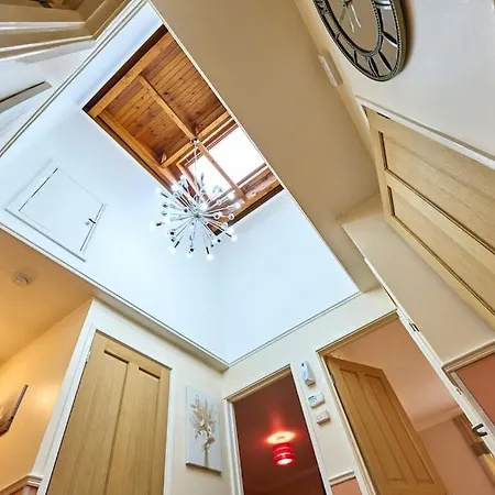 Bespoke Salford Quays - Garden, Wifi And Parking