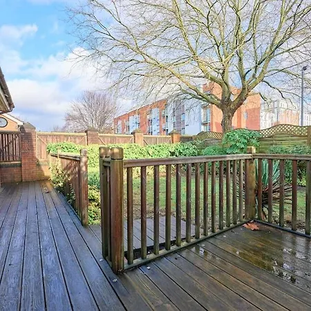 Bespoke Salford Quays - Garden, Wifi And Parking